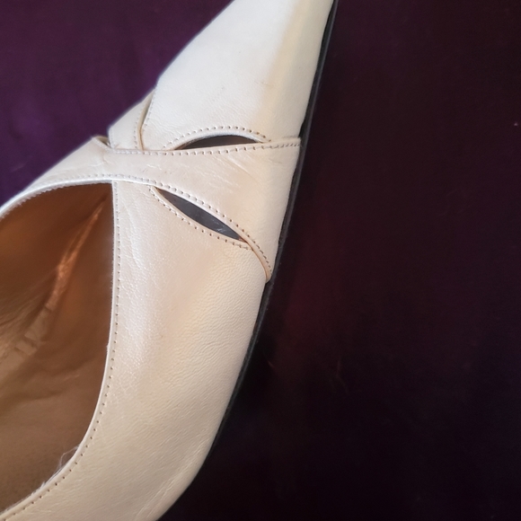 Shoes - Picture 6 of 8